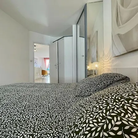 Duplex 70m2 - Vue Cite Medievale - Parking Gratuit דירה *