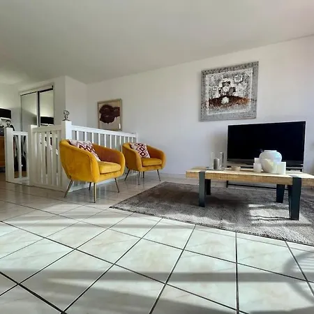 Duplex 70m2 - Vue Cite Medievale - Parking Gratuit Apartment *